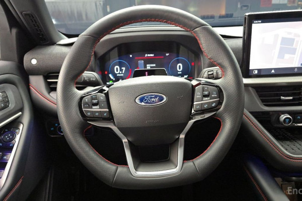 2024 Ford Explorer с пробегом 10 178 км