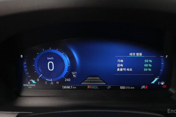 2022 Ford Explorer с пробегом 13 698 км