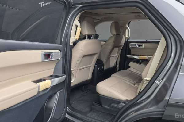 2023 Ford Explorer с пробегом 12 717 км