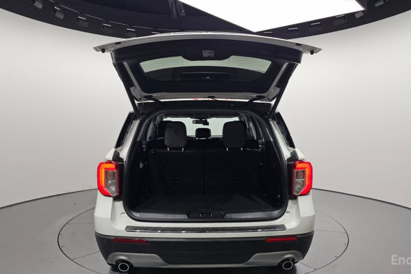 2023 Ford Explorer с пробегом 20 706 км