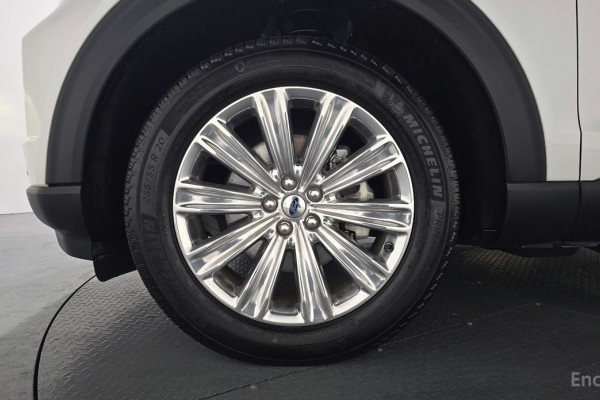 2023 Ford Explorer с пробегом 23 266 км