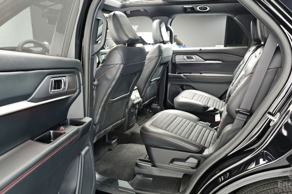 2024 Ford Explorer с пробегом 24 371 км