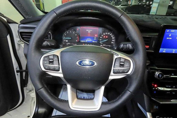 2022 Ford Explorer с пробегом 4 180 км