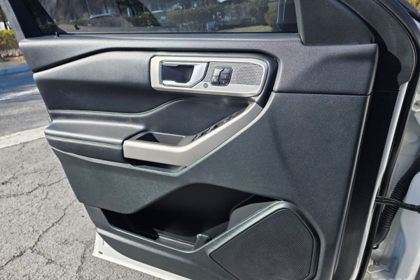 2023 Ford Explorer с пробегом 28 550 км