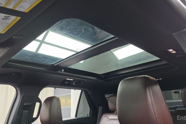 2022 Ford Explorer с пробегом 13 698 км