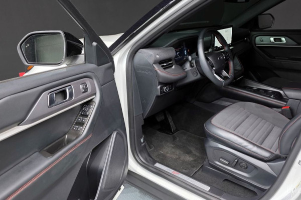 2024 Ford Explorer с пробегом 8 976 км