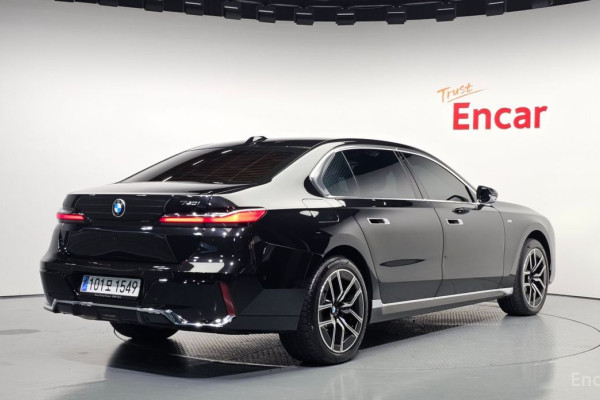 2023 BMW 7 серии с пробегом 21 893 км