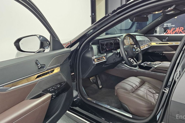 2023 BMW 7 серии с пробегом 21 893 км