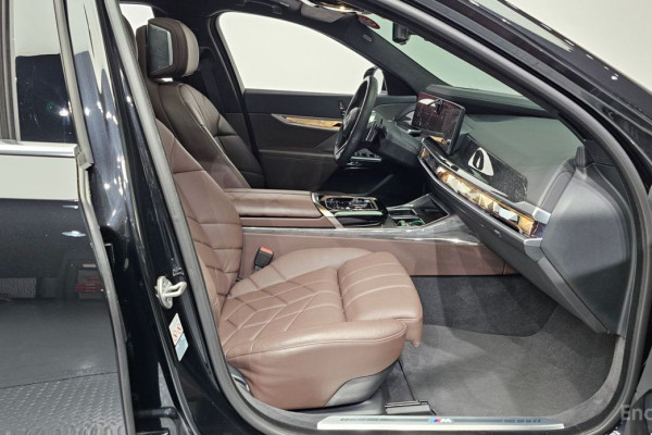 2023 BMW 7 серии с пробегом 21 893 км