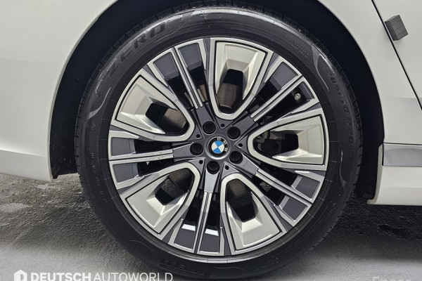 2023 BMW 7 серии с пробегом 28 725 км