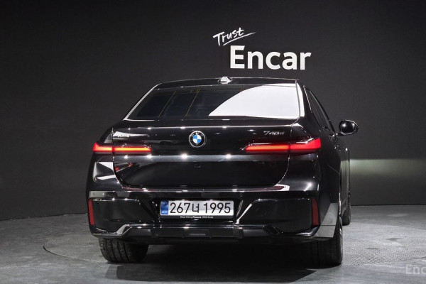 2025 BMW 7 серии с пробегом 7 715 км