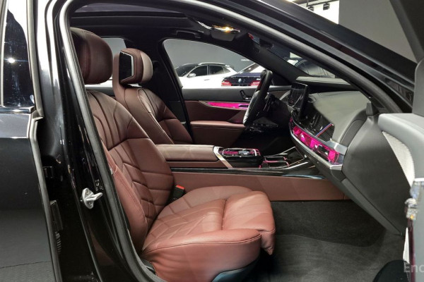 2025 BMW 7 серии с пробегом 7 715 км