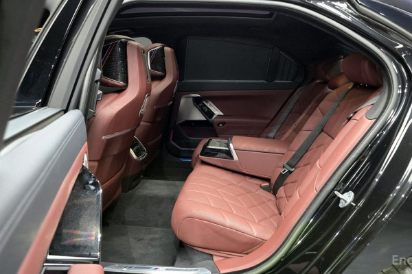 2025 BMW 7 серии с пробегом 7 715 км