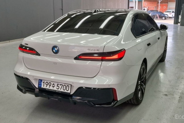2023 BMW 7 серии с пробегом 32 000 км