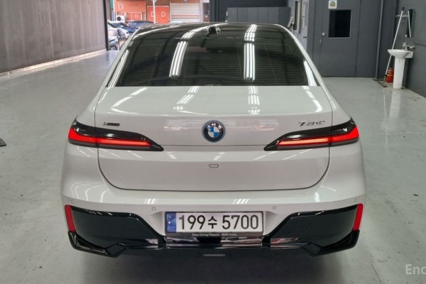 2023 BMW 7 серии с пробегом 32 000 км