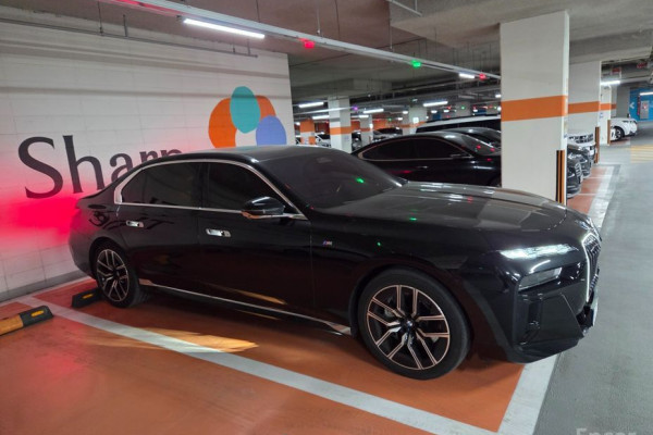 2023 BMW 7 серии с пробегом 25 000 км
