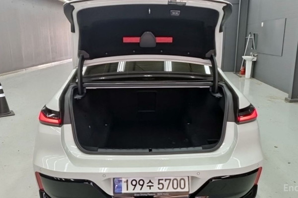 2023 BMW 7 серии с пробегом 32 000 км