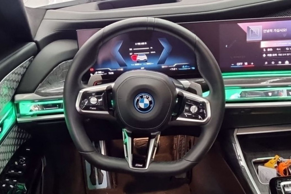 2023 BMW 7 серии с пробегом 32 000 км