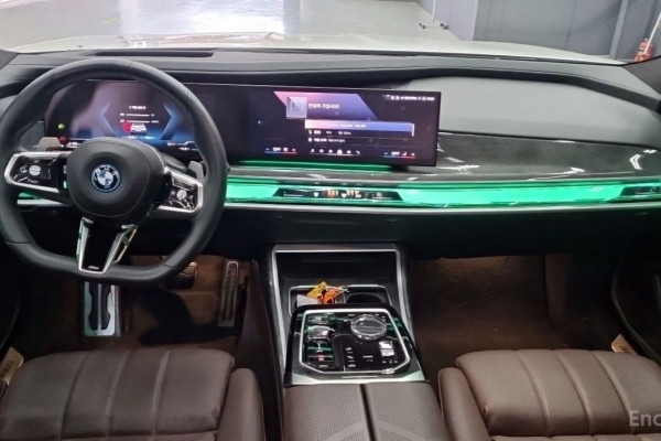 2023 BMW 7 серии с пробегом 32 000 км