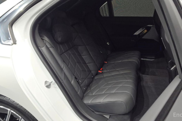 2024 BMW 7 серии с пробегом 24 905 км