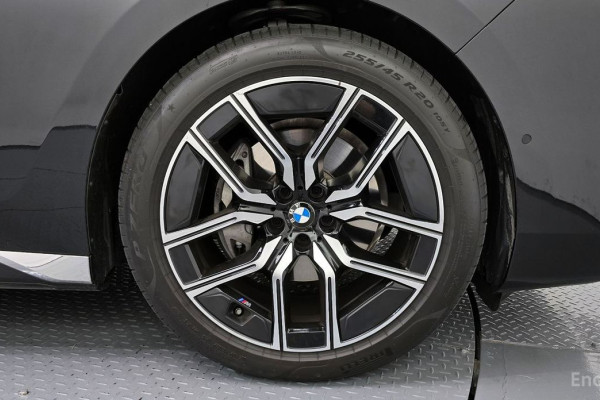 2025 BMW 7 серии с пробегом 5 882 км