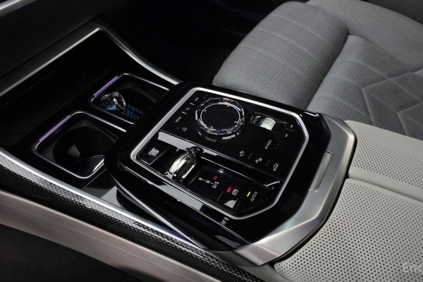 2025 BMW 7 серии с пробегом 7 400 км