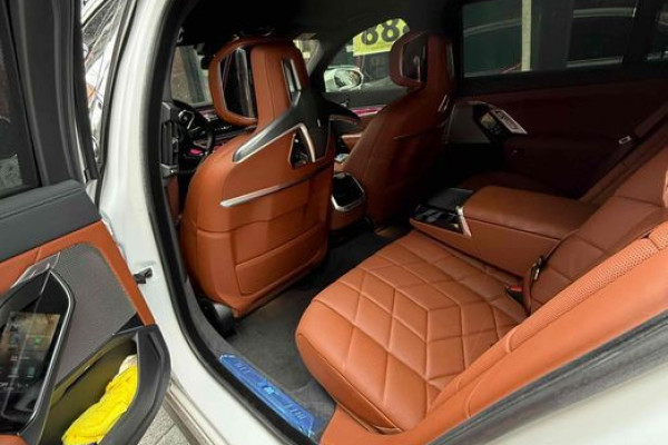 2025 BMW 7 серии с пробегом 8 945 км