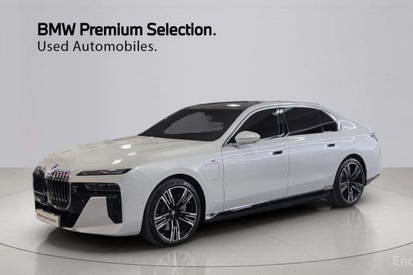 2024 BMW 7 серии с пробегом 7 781 км