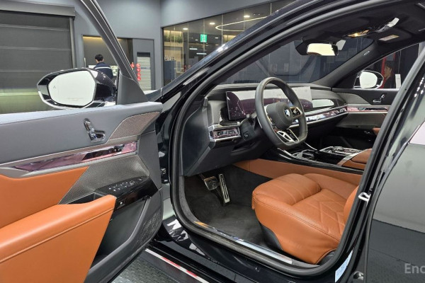 2025 BMW 7 серии с пробегом 5 882 км