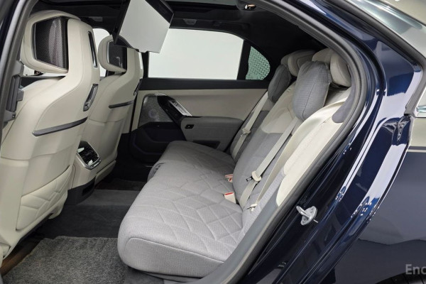 2025 BMW 7 серии с пробегом 7 400 км