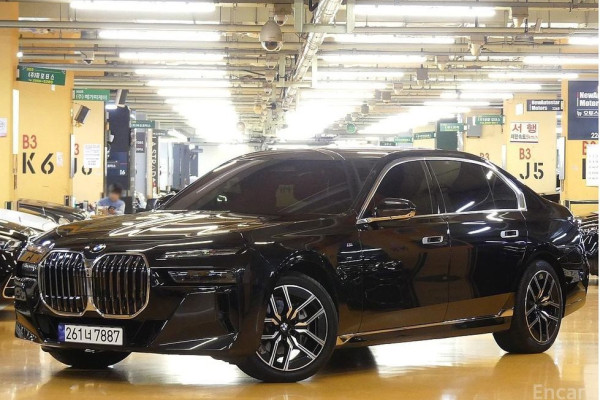 2025 BMW 7 серии с пробегом 5 900 км