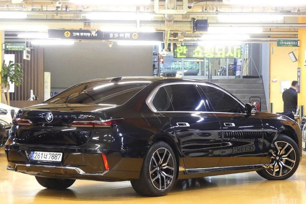 2025 BMW 7 серии с пробегом 5 900 км