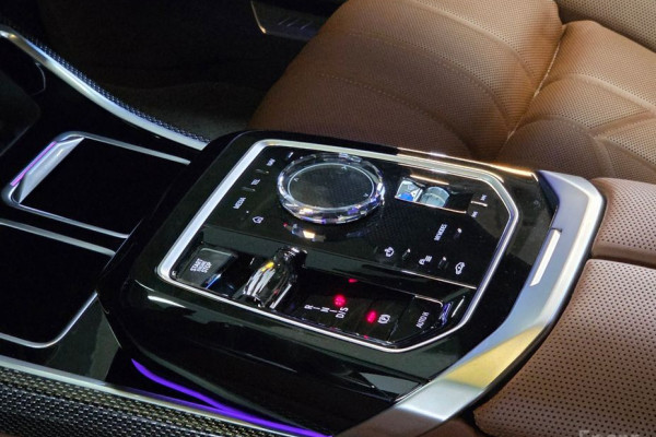 2024 BMW 7 серии с пробегом 7 781 км