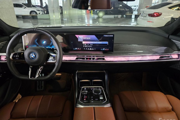 2024 BMW 7 серии с пробегом 7 781 км