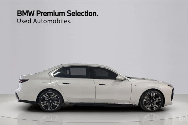 2024 BMW 7 серии с пробегом 7 781 км