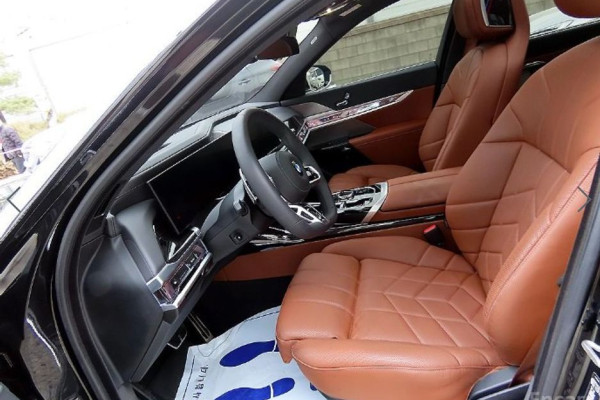 2025 BMW 7 серии с пробегом 11 322 км