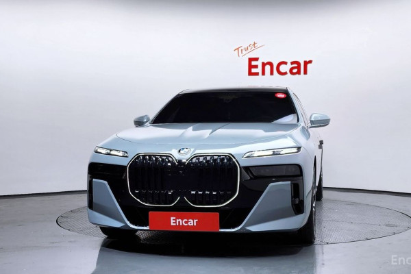 2024 BMW 7 серии с пробегом 12 632 км