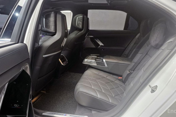 2023 BMW 7 серии с пробегом 15 167 км