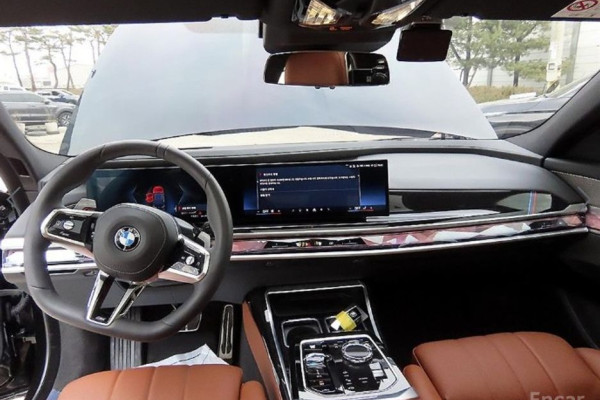 2025 BMW 7 серии с пробегом 11 322 км
