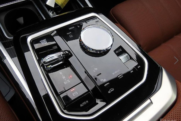 2025 BMW 7 серии с пробегом 11 322 км