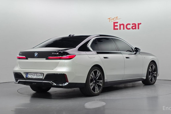 2024 BMW 7 серии с пробегом 32 302 км