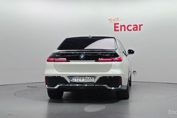 2024 BMW 7 серии с пробегом 32 302 км