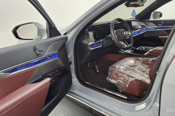 2024 BMW 7 серии с пробегом 12 632 км
