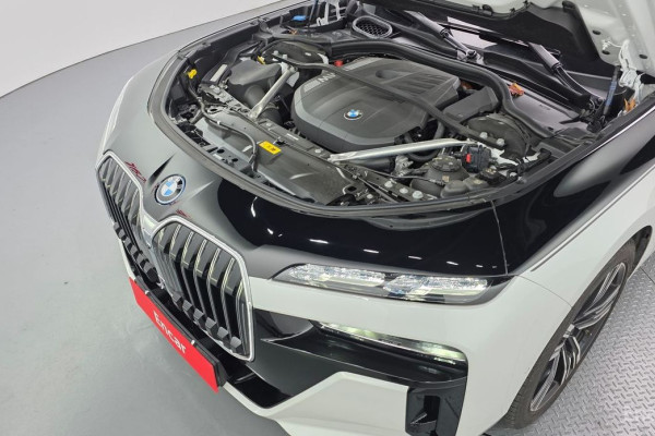 2024 BMW 7 серии с пробегом 32 302 км