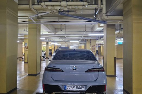 2024 BMW 7 серии с пробегом 15 600 км