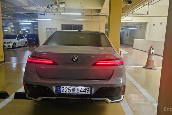 2024 BMW 7 серии с пробегом 15 600 км