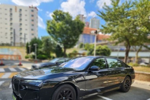 2025 BMW 7 серии с пробегом 7 767 км