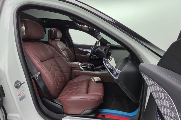 2024 BMW 7 серии с пробегом 32 302 км