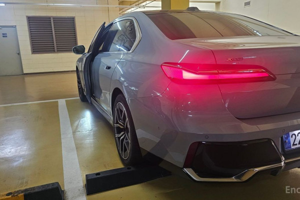 2024 BMW 7 серии с пробегом 15 600 км