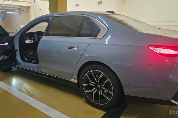 2024 BMW 7 серии с пробегом 15 600 км